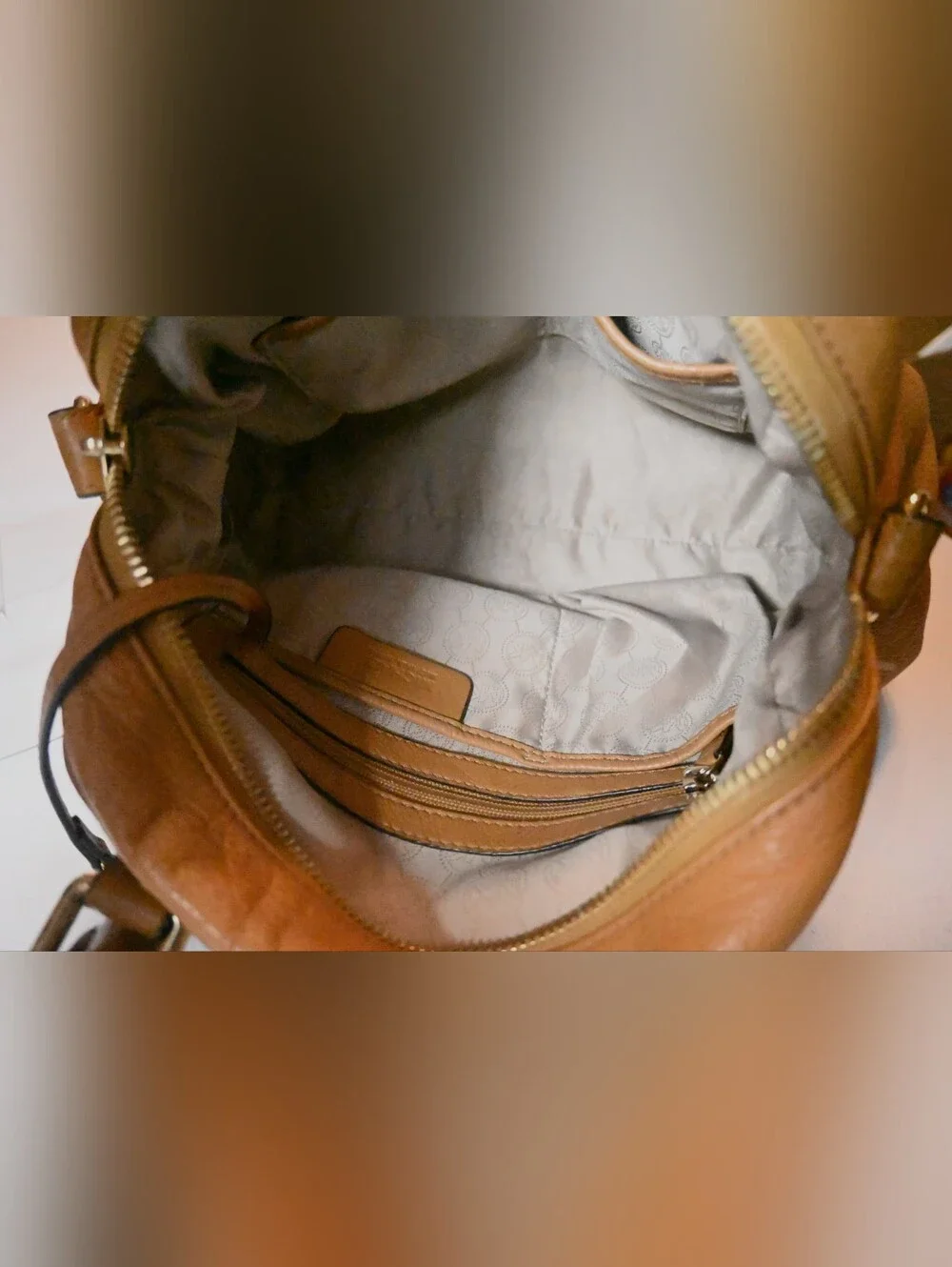 Micheal Kors Bedford Satchel Tan Pebbled Leather Top Handle Bag / Purse.